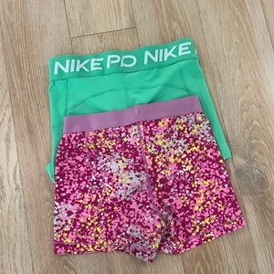 Women’s nike pro workout shorts both included size medium great condition